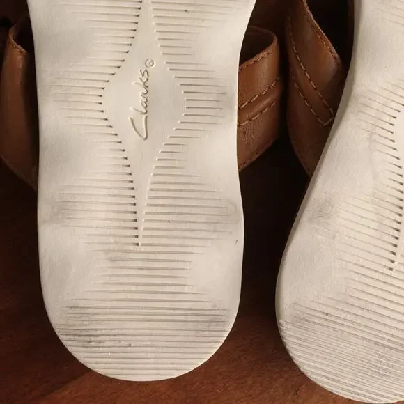 Clarks Brown Leather Sandals with Moccasin Stitching - Picture 14 of 15